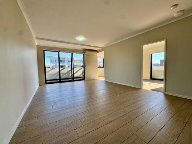 MODERN THREE BEDROOM APARTMENT!
