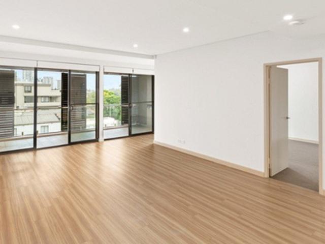 MODERN THREE BEDROOM APARTMENT WITH TWO CAR SPACES