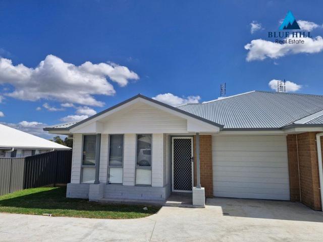 Modern Three Bedroom Brand New Home in Lochinvar