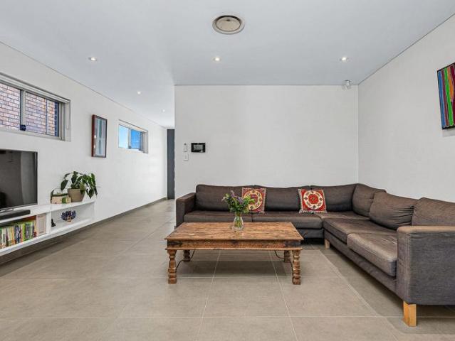 Modern Three Bedroom Duplex with Private Yard & Lock Up Garage/Rumpus Room