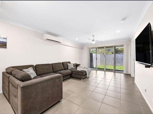 Modern Three Bedroom Duplex with Spacious Yard in Convenient Buderim Location