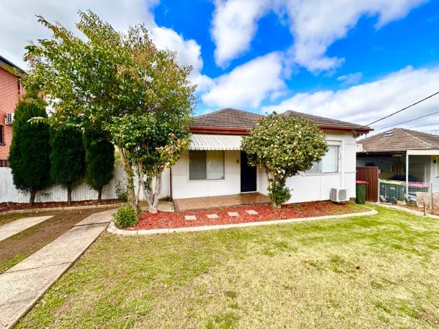 Modern, Three Bedroom Family Home!