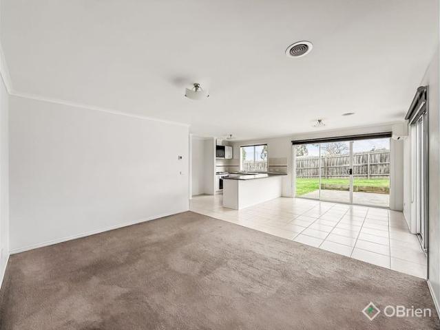 MODERN THREE BEDROOM FAMILY HOME WITH SPACIOUS BACKYARD