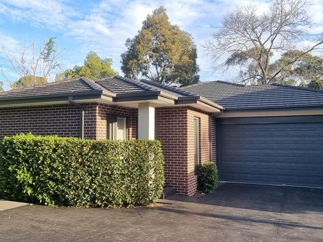 Modern Three Bedroom Gardening Included