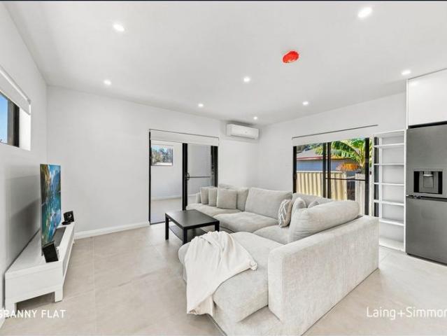 Modern three bedroom granny flat in convenient location