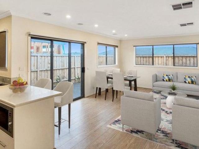 Modern Three Bedroom Home Offering Space, Comfort & Style