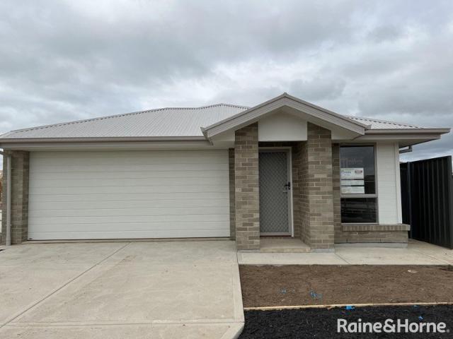 Modern three bedroom home in Munno Para!