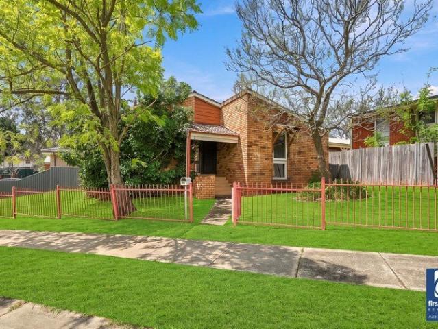 MODERN THREE BEDROOM HOME IN A CONVENIENT LOCATION!