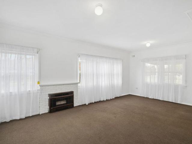Modern Three Bedroom Home in Convenient Location
