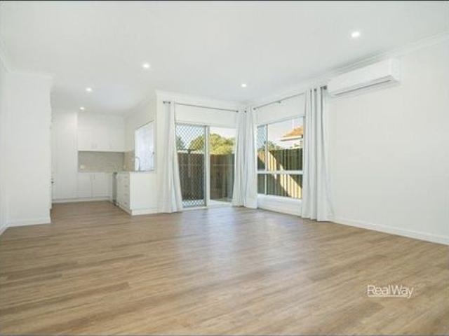 Modern Three Bedroom Home in Convenient Newtown Location