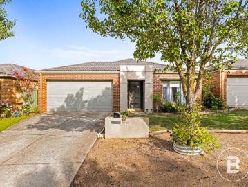 MODERN THREE BEDROOM HOME IN SOUGHT AFTER MINERS REST