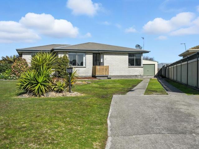 Modern Three Bedroom Home with Double Garage