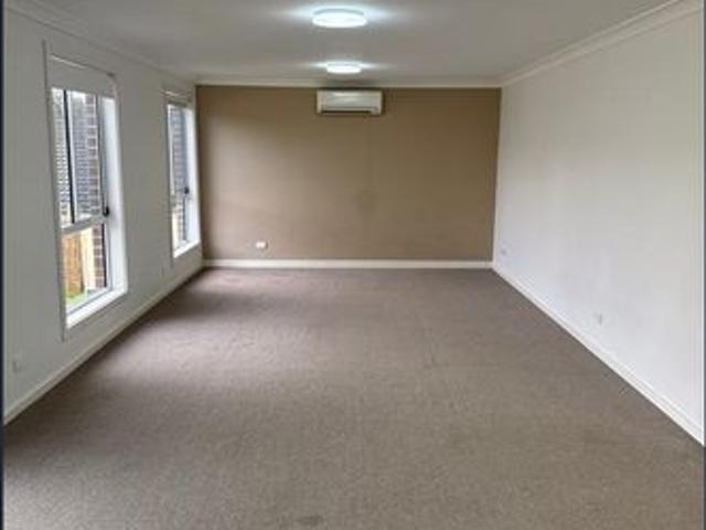 Modern Three Bedroom home with Open Plan Living