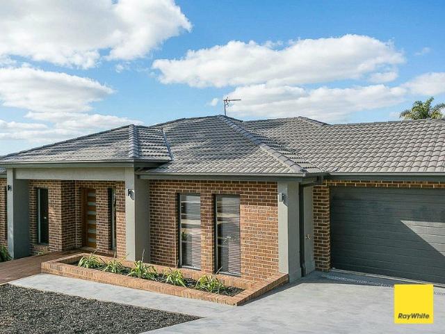 Modern Three Bedroom Home with Solar & Excellent Outdoor Living