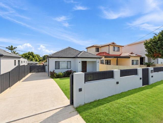 Modern Three Bedroom Home with Stylish Interiors & Outdoor Entertaining