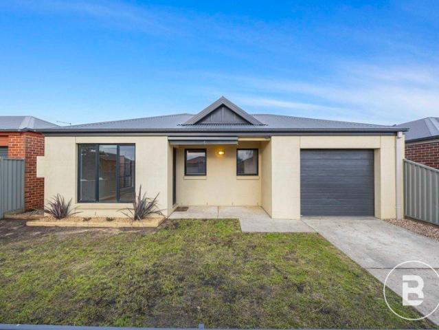 MODERN THREE BEDROOM HOME WITH TWO LIVING AREAS