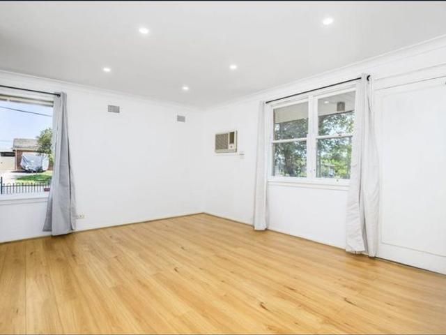MODERN THREE BEDROOM HOME!