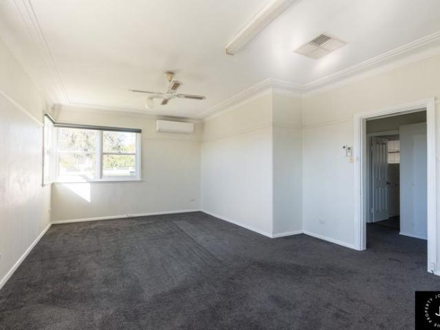 MODERN THREE BEDROOM HOME