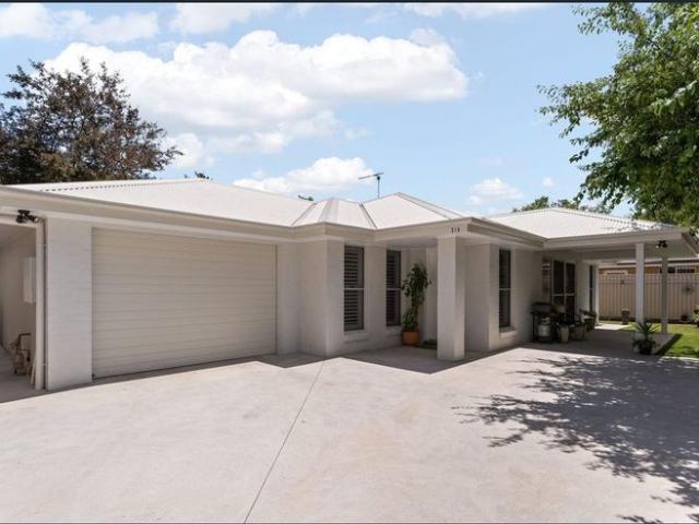 Modern Three Bedroom Living Close to the CBD