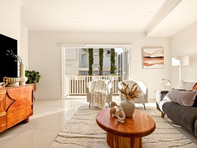 Modern Three Level Inner City Townhouse with CBD Views and Contemporary Comfort