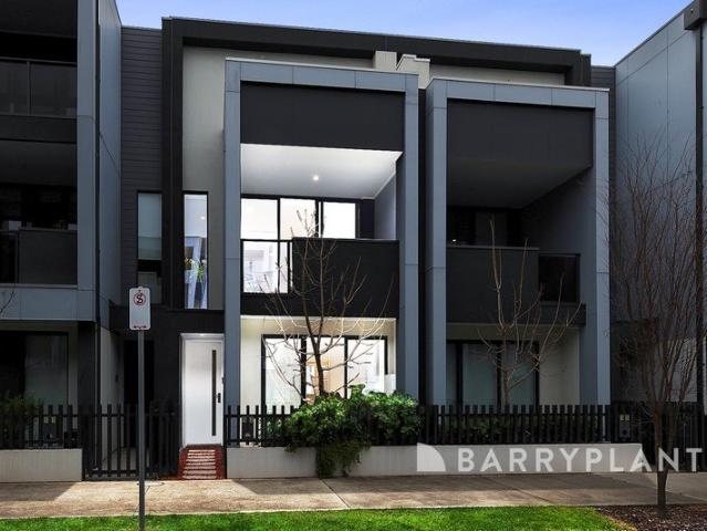Modern Three Level Living in Hampstead Park