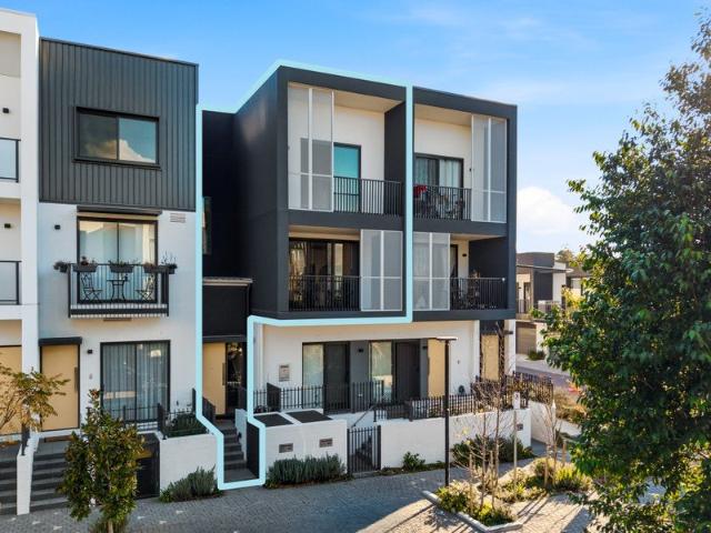 Modern Three Level Townhome in a Prime Edmondson Park Location