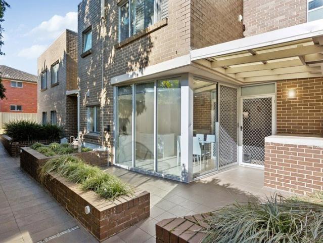 Modern tri level retreat in highly prized address