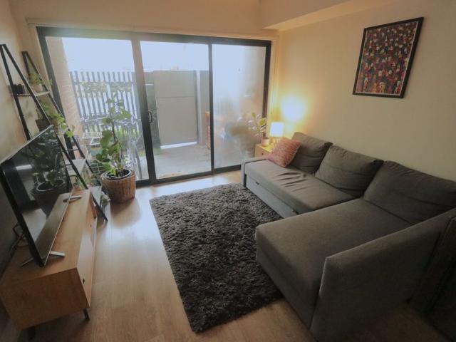 Modern two bed apartment in Parkville