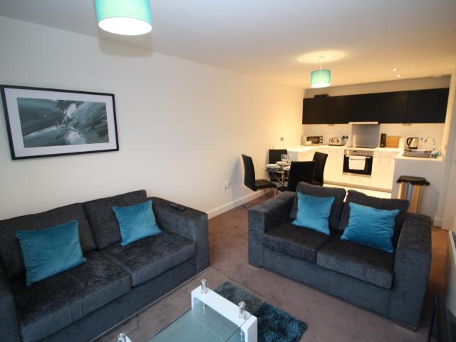 Modern Two Bed Apartment with Parking in Cotterells, Hemel Hempstead Ideal for Easy Commute!