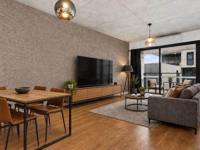MODERN TWO BEDROOM APARTMENT ON THE FOOTSCRAY–SEDDON BORDER