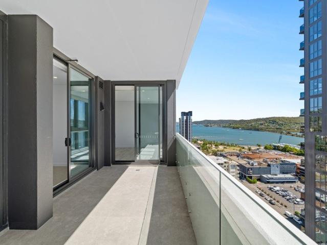 Modern Two Bedroom Apartment Close to Transport & Waterfront