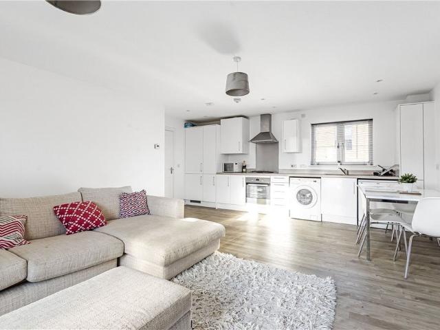 Modern two bedroom apartment in Milton Keynes with allocated parking