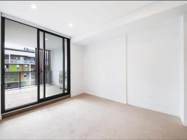 Modern Two Bedroom Apartment in a Convenient Lane Cove North Location