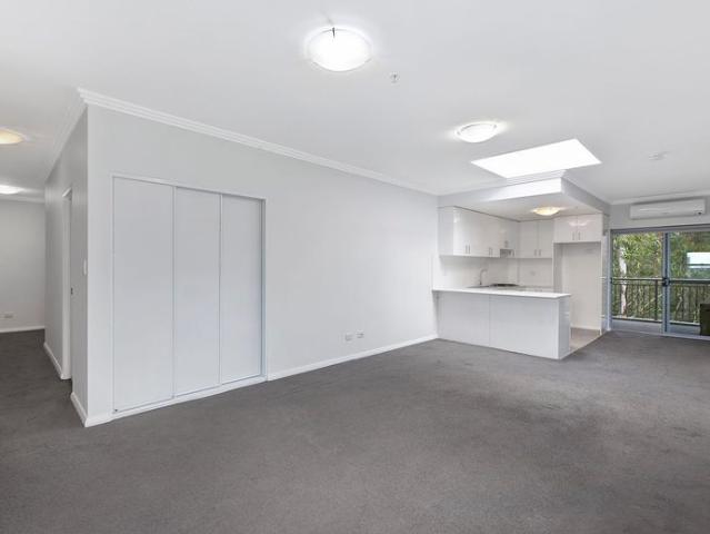Modern Two Bedroom Apartment in a Convenient Location