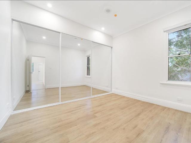 Furnished/Unfurnished Modern Two Bedroom Apartment in a Great Location
