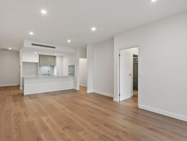 Modern Two Bedroom Apartment in Convenient Location