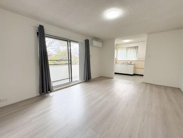 Modern Two Bedroom Apartment in Convenient Penrith Location