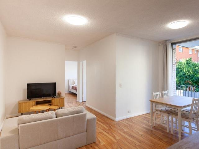 Modern Two Bedroom Apartment in Dee Why