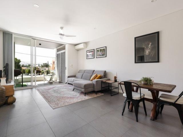 Modern two bedroom apartment in 'Fernhill'