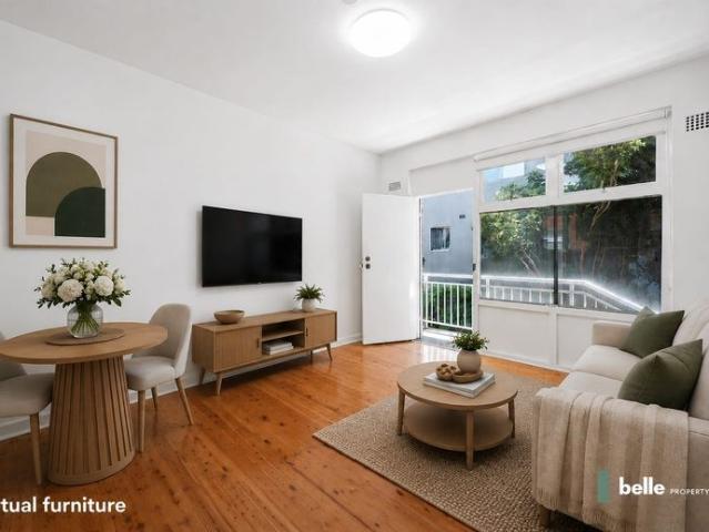 Modern two bedroom apartment in great location