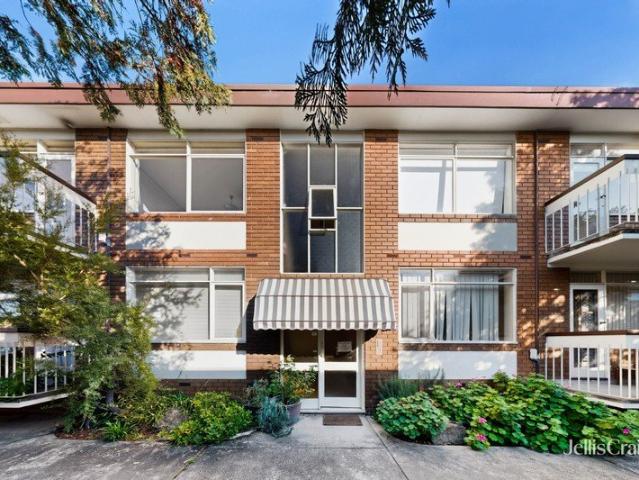 Modern Two Bedroom Apartment in Kew!