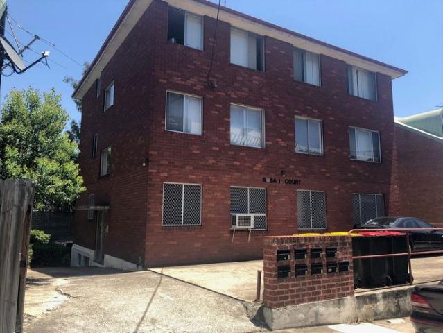 Modern Two Bedroom Apartment in Prime Newtown Location