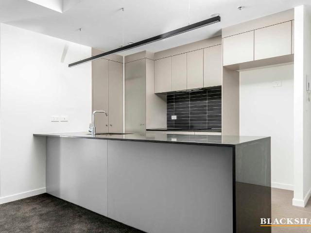 Modern Two Bedroom Apartment In Prime Location