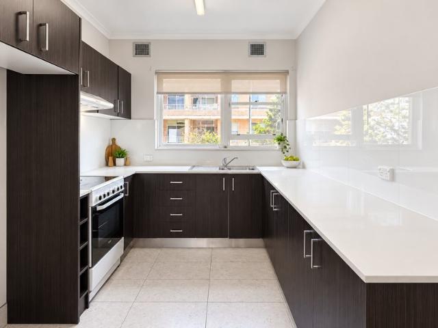 Modern Two Bedroom Apartment in Prime Ramsgate Beach Location
