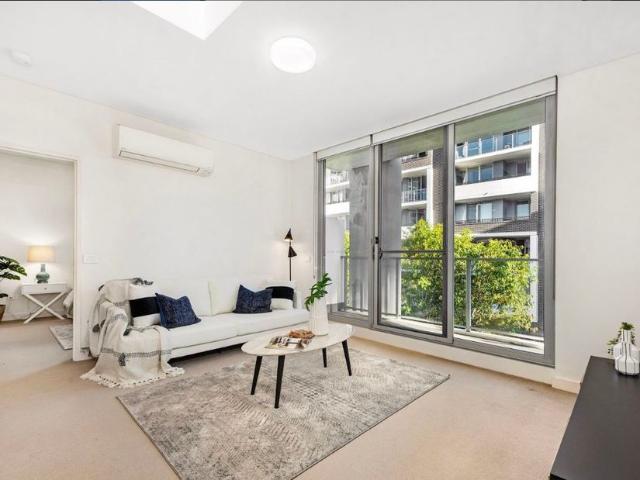 Modern Two Bedroom Apartment in the Heart of Wentworth Point