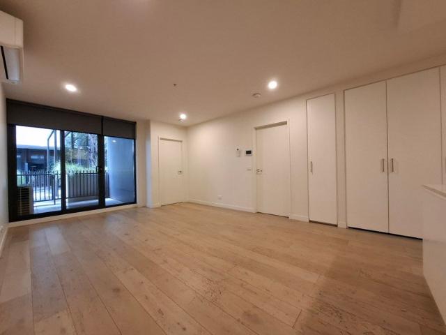 Modern Two Bedroom Apartment in the Heart of Brunswick West