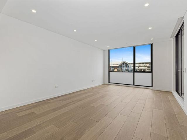 Modern Two Bedroom Apartment in the Heart of Mascot