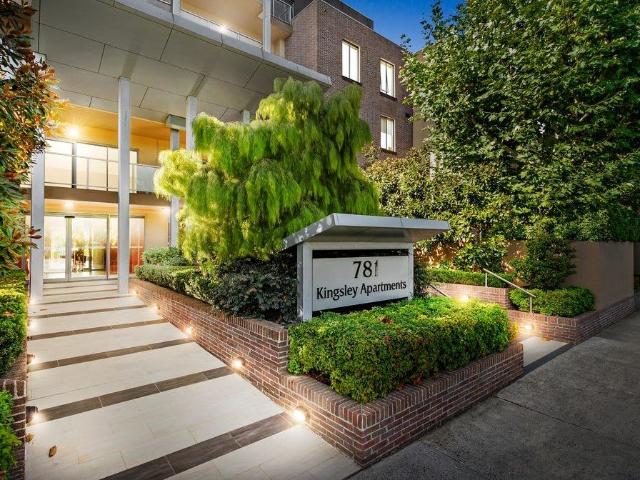 Modern Two Bedroom Apartment with 2 Courtyards