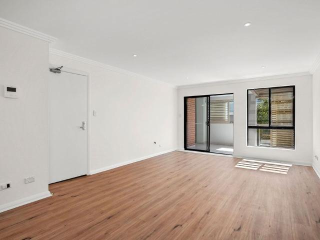 Modern Two Bedroom Apartment with Entertainer's Terrace in Prime Narrabeen Location