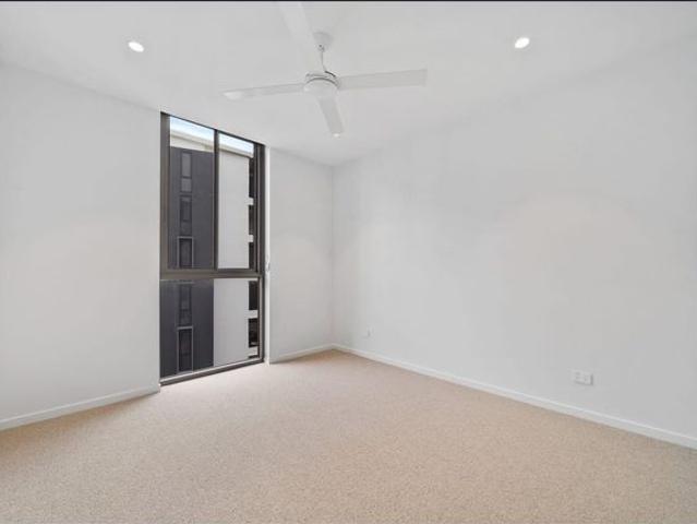 Modern Two Bedroom Apartment with Spacious Balcony